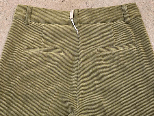 Amelie 7108024601-W5-684-back pockets