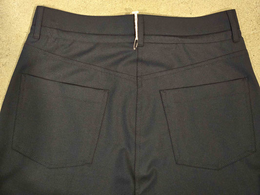 Adrienne 6233041401-W5-488-back pockets