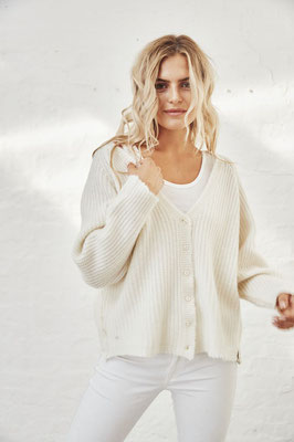 C410FL white