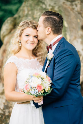 Standesamt Rheinheim, Braut, Bräutigam, Brautpaar-Aufnahmen, Brautpaar-Portraits, Hochzeitsfotografin Rheingau, Wiesbaden, Umgebung