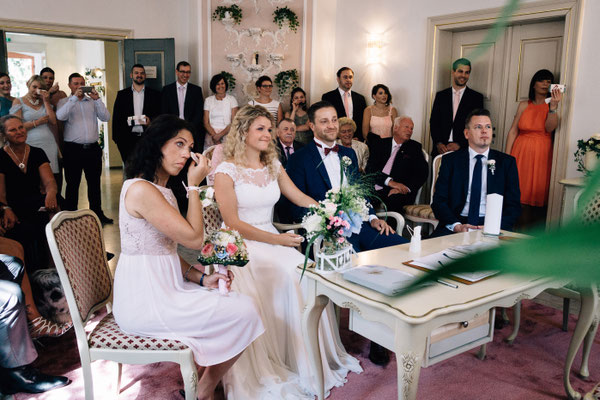 Standesamt Rheinheim, Braut, Bräutigam, Trauung, standesamtliche Trauung, Hochzeit, Fotografin, Rheingau, Wiesbaden, Umgebung