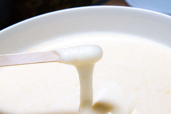 Miel de Trèfle Blanc crémeux dans un seau de 10kg