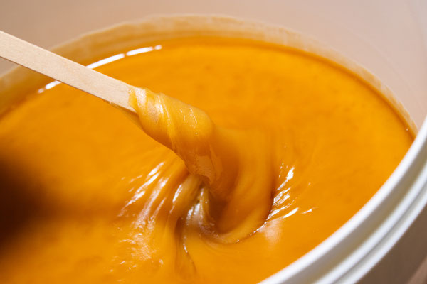 Miel de Rewarewa crémeux dans un seau de 10kg