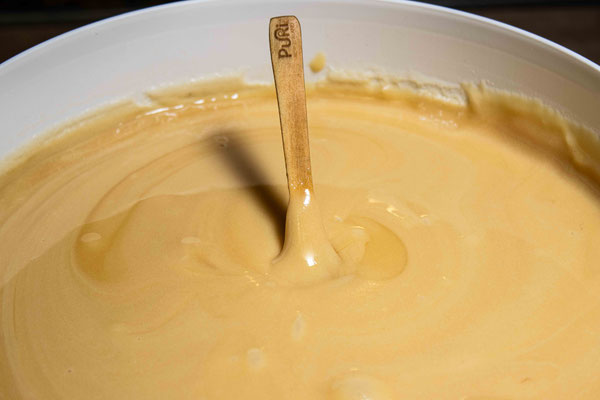 Photographie d'un seau de Miel de Thym crémeux de Nouvelle-Zélande dans un seau de 10 kg pour les professionnels et grossistes en Miel