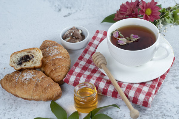 Photographie d'un thé froid avec du Miel de Manuka de Nouvelle-Zélande dedans