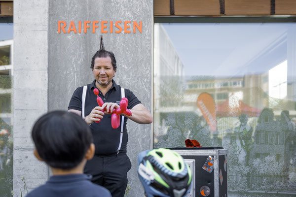 Eröffnungsfest fotografiert für Raiffeisenbank Köniz Sandra Gygax-Zehnder Fotografie