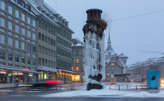 Meret Oppenheim Brunnen in der Stadt Bern