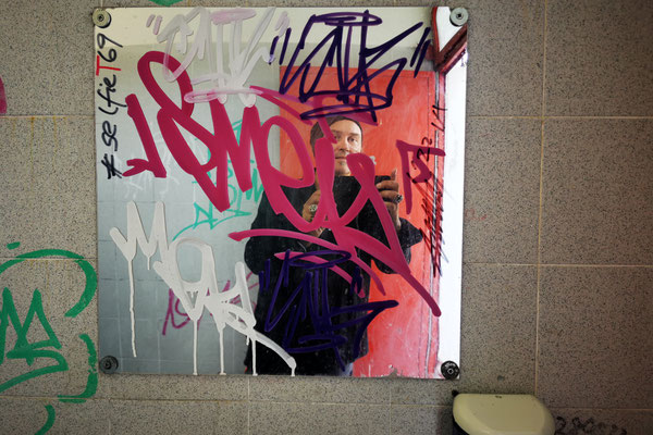 #selfieT69 - öffentliches WC, Canobbio (IT) | 2022