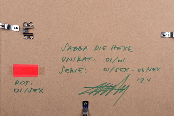 Konzept: Andreas Ender, 2024 - Format: 20x20cm, gerahmt: 40x40cm - nummeriert, signiert - UNIKAT - 377,00€ - Rückseite