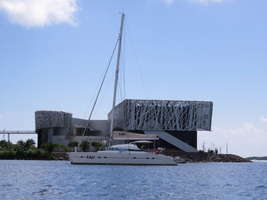 Croisière Tao - 01 2017-Tao devant le Mémorial- Guadeloupe- Photo Danielle Ferré