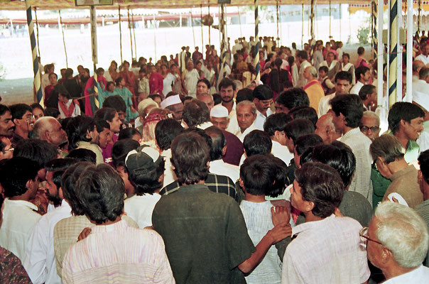 The witnesses of the wedding consisted of about 2000 veteran freedom fighters and sarvodaya workers, Savarkundla, Gujarat, 1994.