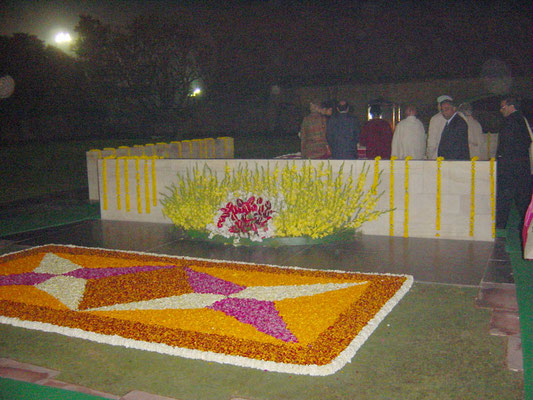 Delegates visiting Gandhi Samadhi, the cremation site of Mahatma Gandhi.