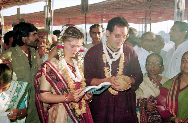 The Gandhian part of the wedding ceremony: reading from the Bhagavadgita, Savarkundla, 1994.