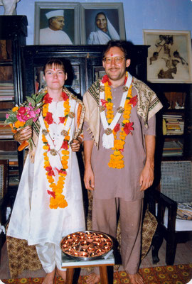 Engagement ceremony with Susanne in the house of Madalsabehn Bajaj in Gopuri, India, 1993.
