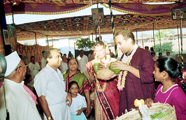 Bride and groom receiving blessings and presents from veteran freedon fighters during the Sarvodaya Sammelan, Savarkundla, Gujarat, 1994.