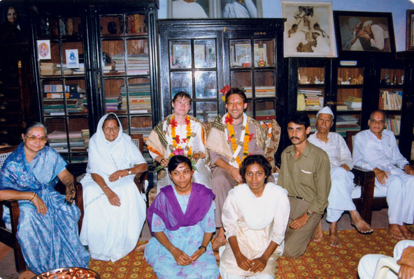 Engagement ceremony with Susanne and friends in the house of Madalsabehn Bajaj in Gopuri, India, 1993.