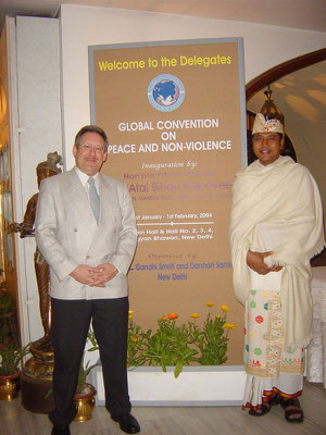 Delegates Peter Rühe, Germany, and Agus Indra Udayana, Bali/Indonesia.