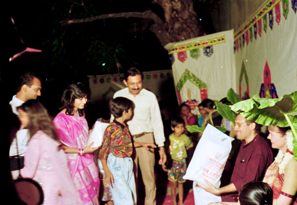 The newly wed couple receiving blessings and presents during a reception at Rashtriyashala Ashram, Rajkot, Gujarat, 1994.