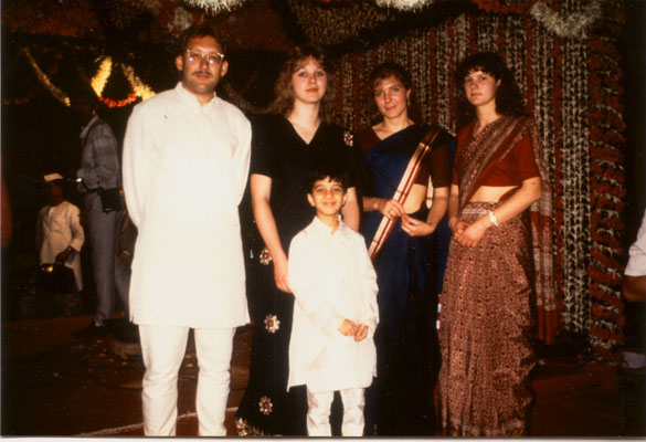 During a wedding with members of the group tour, Mumbai, 1987. 