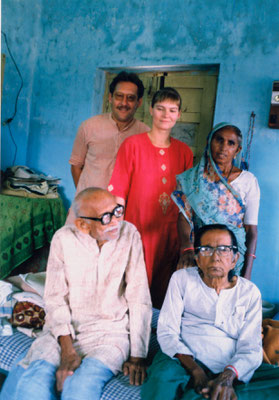 With fiancee Susanne, Prabhudasbhai Gandhi and his wife Ambadevi, Rajkot, 1993.