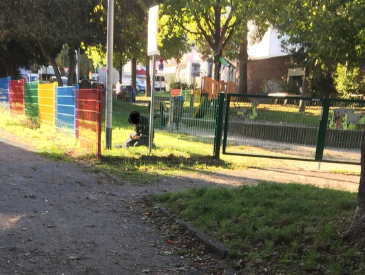 Allah ist überall, auch auf dem Spielplatz.