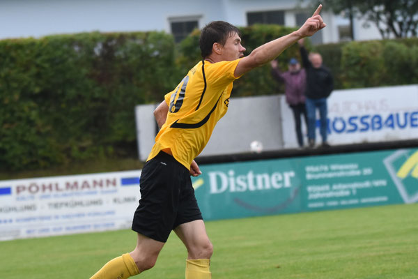 Zu früh gefreut: Dmytro Antonyuk bejubelt den 1:0 Führungstreffer.