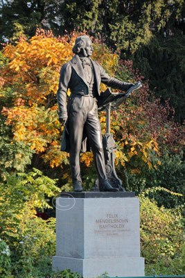 Mendelssohn-Denkmal von Clemens Buscher (rekonstruiert in 2012, Kunstgießerei Kayser)