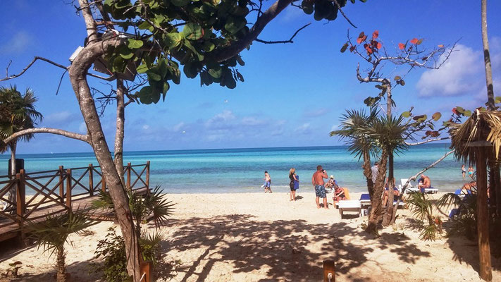 Blick zum Strand auf Cayo Coco auf Kuba