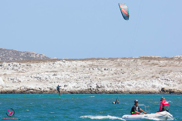 Kitefoilen in Langebaan Mainbeach