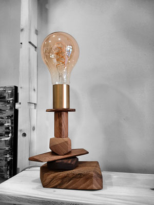 Lampe_à_poser_Cairn_noyer_04