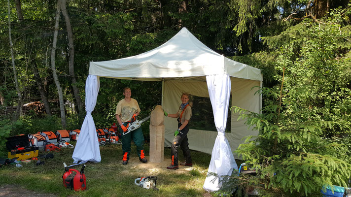 Schnitzkurs mit der Motorsäge bei Allgäu Carving