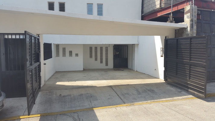 Estacionamiento para dos unidades