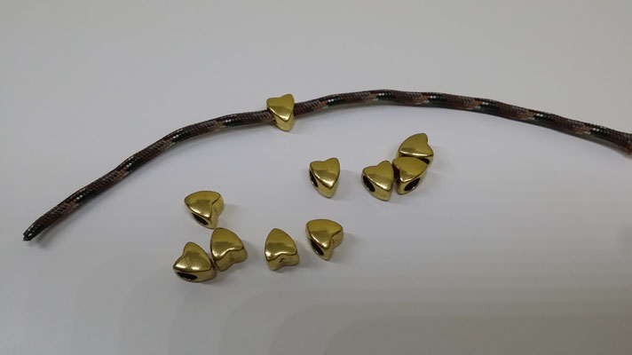 goldfarbene Herzchen-Beads