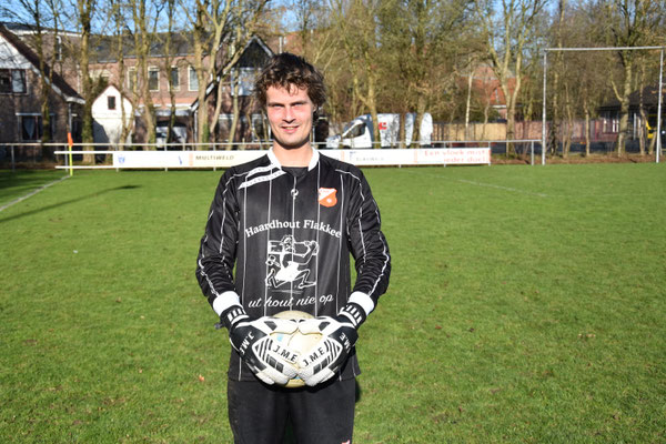 Arjen Hennink , doelman FIOS zondag