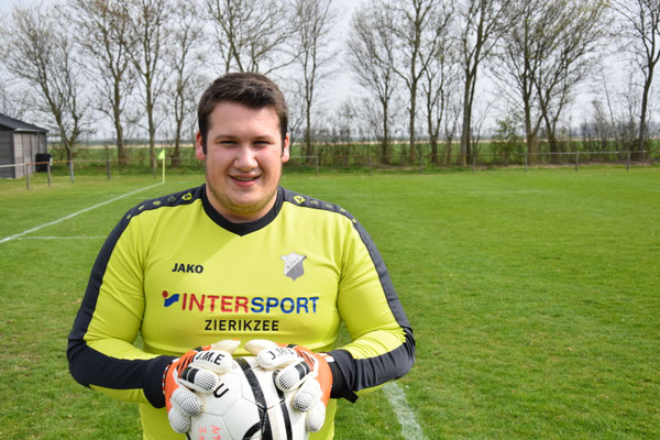 Luuk Buijs , doelman van vv NTVV