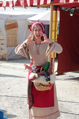 Simone Saitenfeder Mittelaltermarkt Zeitreise Isen