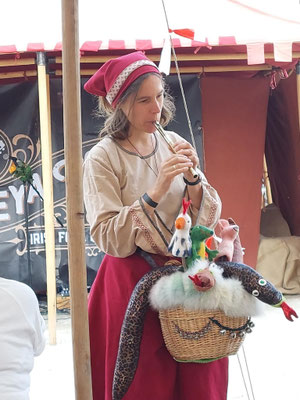 Simone Saitenfeder Mittelaltermarkt Zeitreise Isen