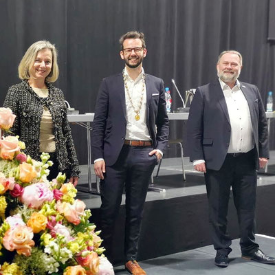 Andreas Zippel (Mitte) mit Beate Kuhn (stellv. Vors. der SPD-Fraktion) und Thomas Bauske (Vorsitzender der SPD-Fraktion)