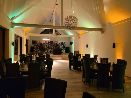 Aufbau der DJ-Technik incl. Floorspots im Roten Einhorn Düren