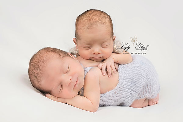 jumeaux photographie de posing newborn naissance bébé studio photo Monaco