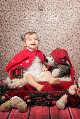photographe pour bébé de 12 mois princesse portrait de noel so cute