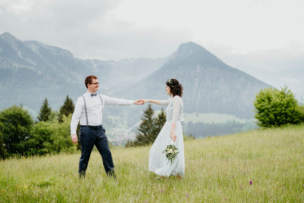 Brautpaarshooting - Heiraten im Allgäu - Paarshooting - Allgäuwedding - Freie Trauung Allgäu - Elopement Allgäu - Berghochzeit
