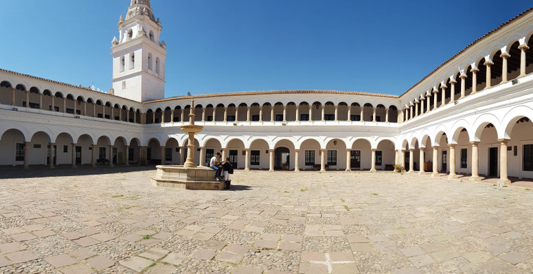 Universität