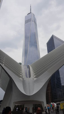 Subway Station mit One World Trade Center