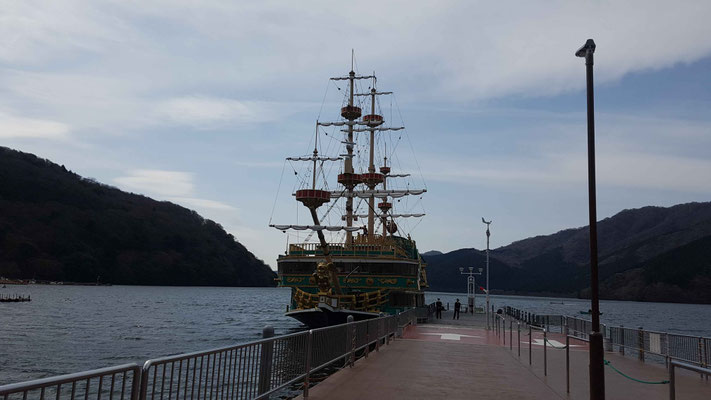 Unser Schiff am Lake Ashi
