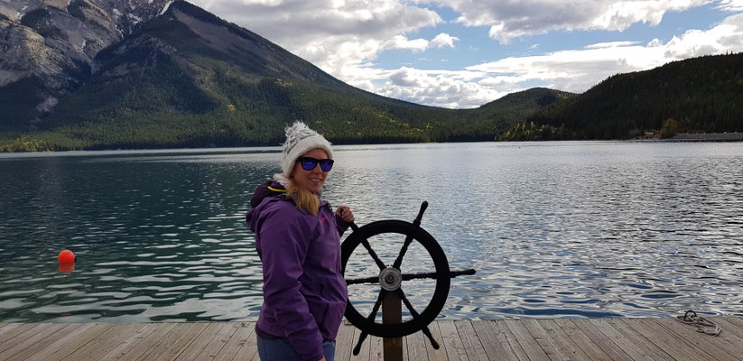 Lake Minnewanka. Dort haben wir eine Bootstour gemacht.