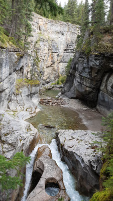 Maligne Canyon