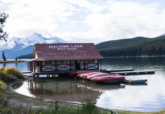 Maligne Lake
