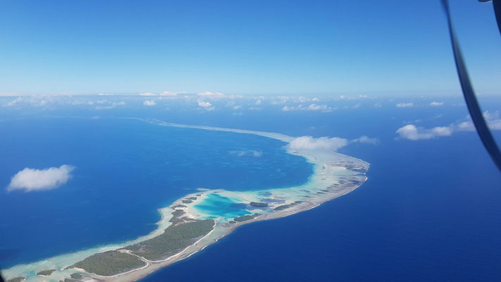 Rangiroa aus der Vogelperspektive