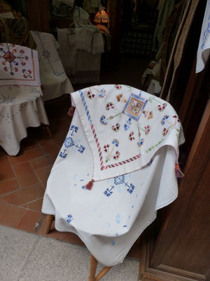 Boutique de broderies et tentures